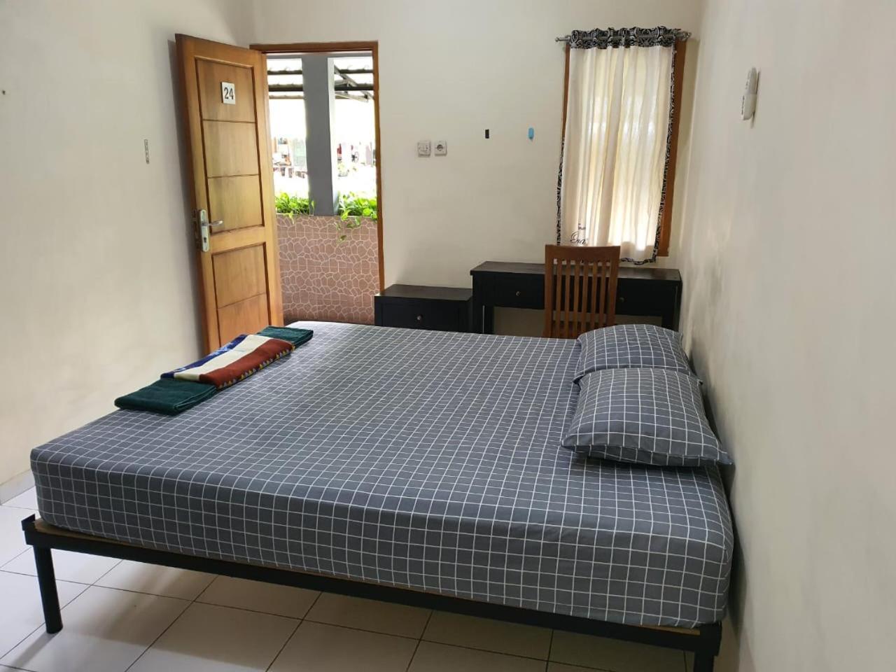 Taman Paradise Homestay Pradahkalikendal Ngoại thất bức ảnh