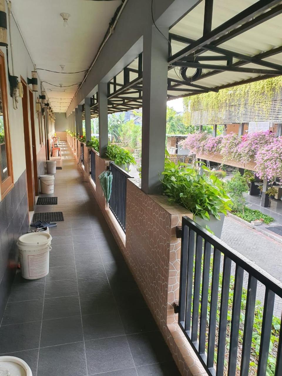 Taman Paradise Homestay Pradahkalikendal Ngoại thất bức ảnh
